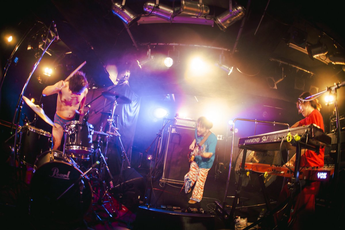 MLG_band's tweet photo. 連休初日はモーモールルギャバン新潟にて『奇天烈祭’26』に出演しました。主催のTHE KING OF ROOKIEが地元新潟で素晴らしい祭りを企画、その若きエネルギーにひたすら胸が熱くなりました。ありがとうございました！

Photo by @LuckyHappySHUN https://t.co/R3w3Qr7N75