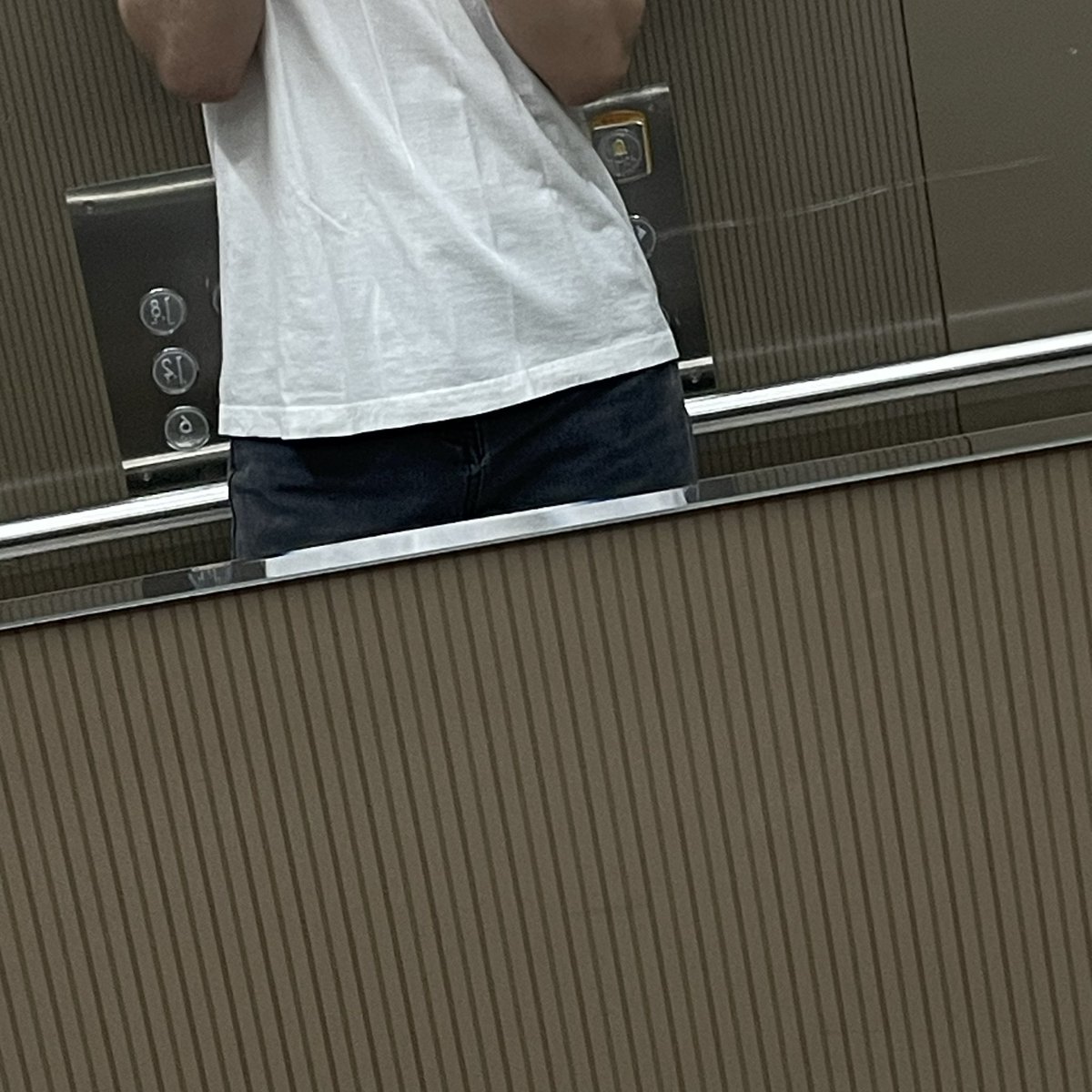 자유바퀴 tweet media