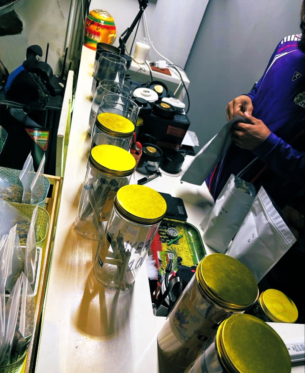 短髮男子 tweet media