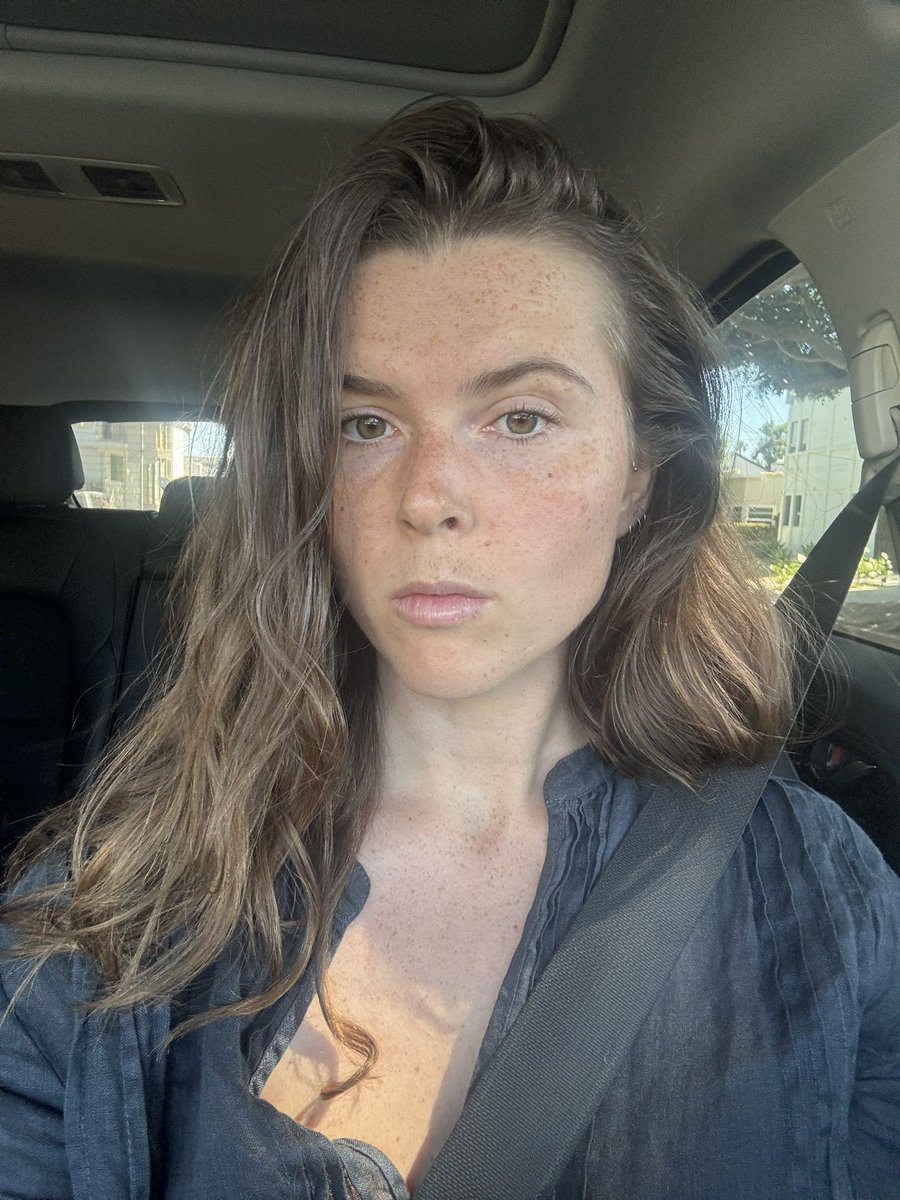 Presence Analyst tweet media