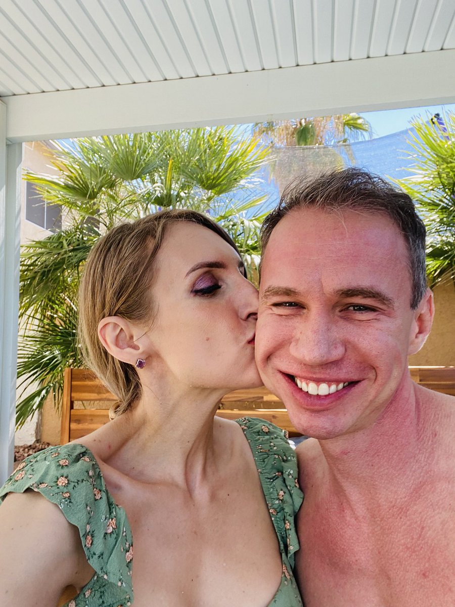 Omg he’s CUTE 🥰 <a href="/BigDikNickxxx/">BigDickNick (Vegas, LA 3/30-4/2)</a>