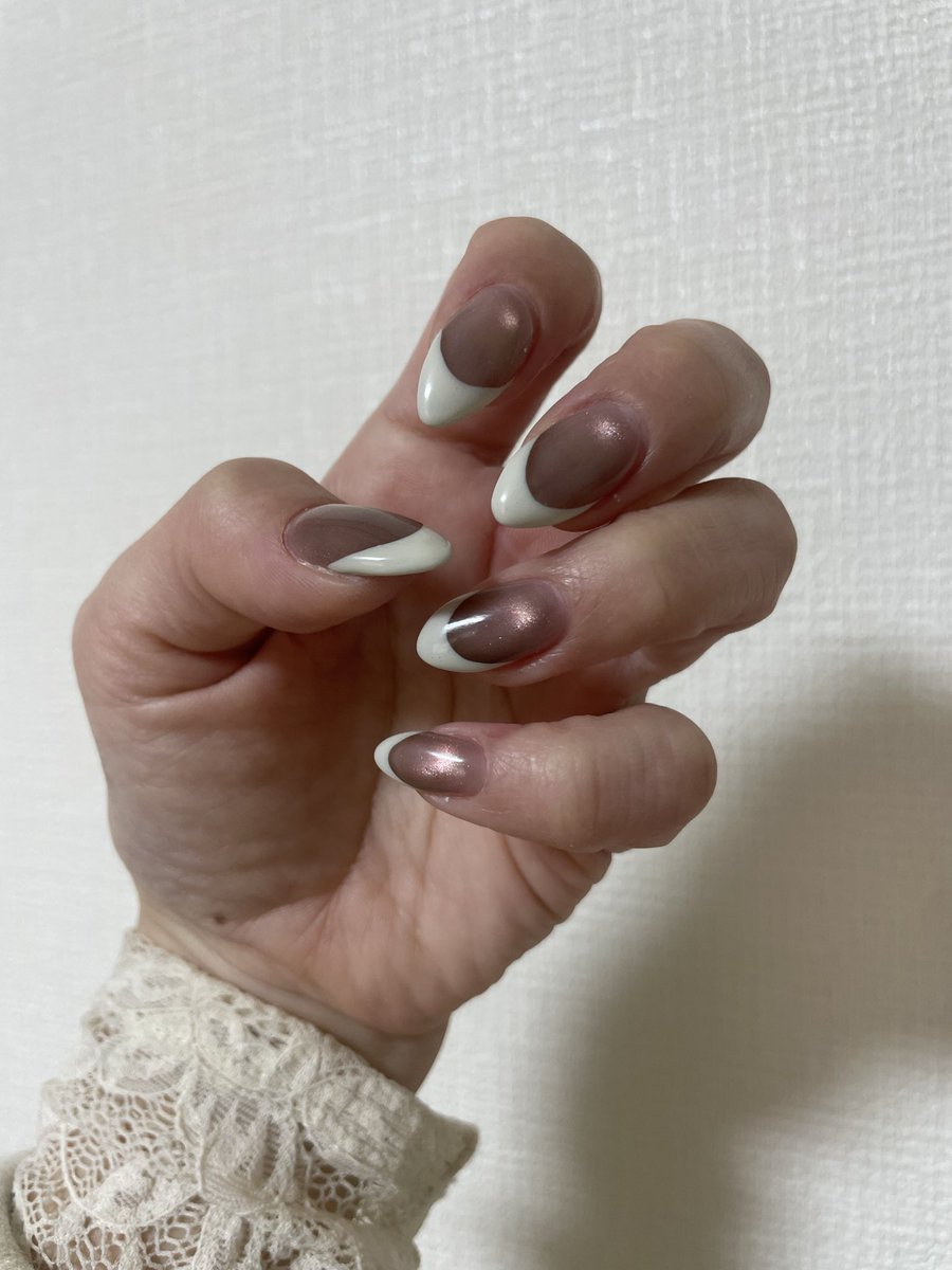 takerie62's tweet photo. 今回もお気に入りネイルです💅
気づけばネイル歴15年!!!
ミラー×フレンチ
#nail https://t.co/KLlMjFLGqD