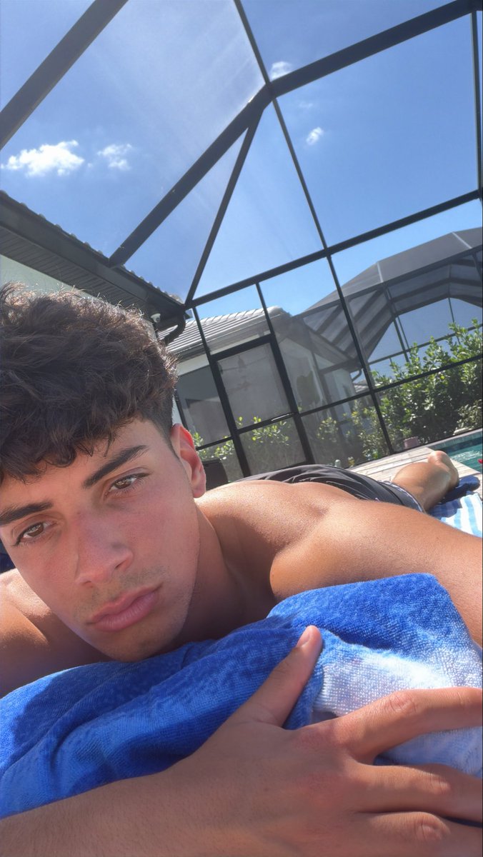 joe58586's tweet photo. My DMs are opened on X😈😈😈😈 https://t.co/bWjRsi2HQF