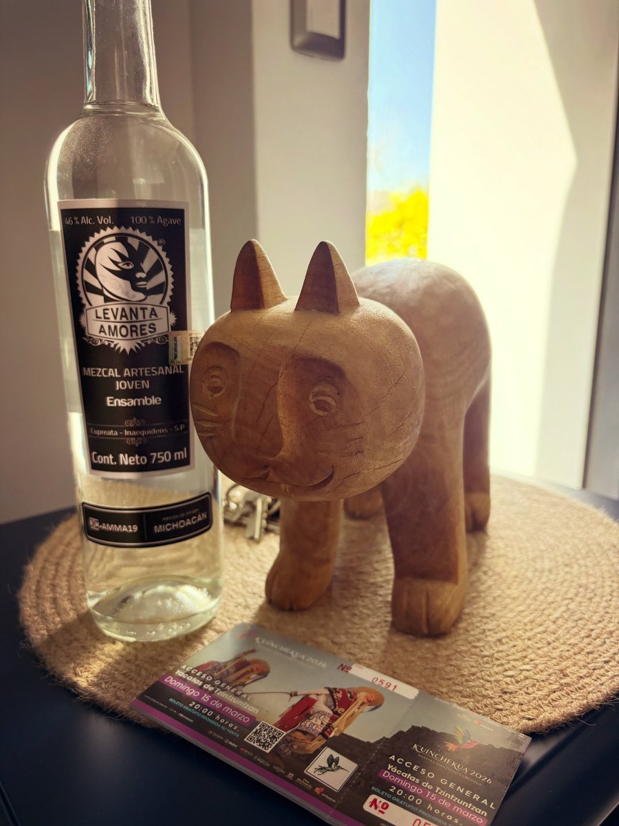 MezcaLevantAmor's tweet photo. #LevantaAmores #kuüinchekua #mezcal #certificado #michoacano #tradiciones  #cultura https://t.co/RnPhbqtL9q