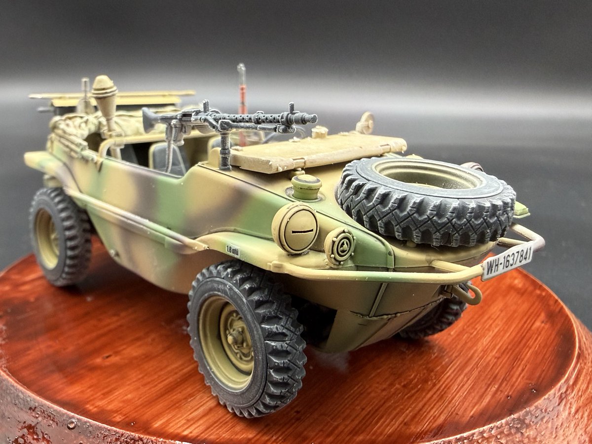 Pmeny60jgKSdKXF's tweet image. シュビムワーゲTYPE166
完成しました！
ちょい後が支えててウェザリングその他諸々をやってる時間が無いんで、とりあえずここまでとします😅
#タミヤ #シュビムワーゲン #MM #ファインモールド