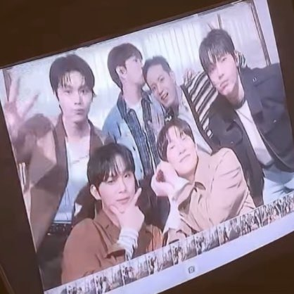 ㅎㅏㅎㅏ 이거봐
이짠쬬 프니 머리에 또 뽀뽀해쥼