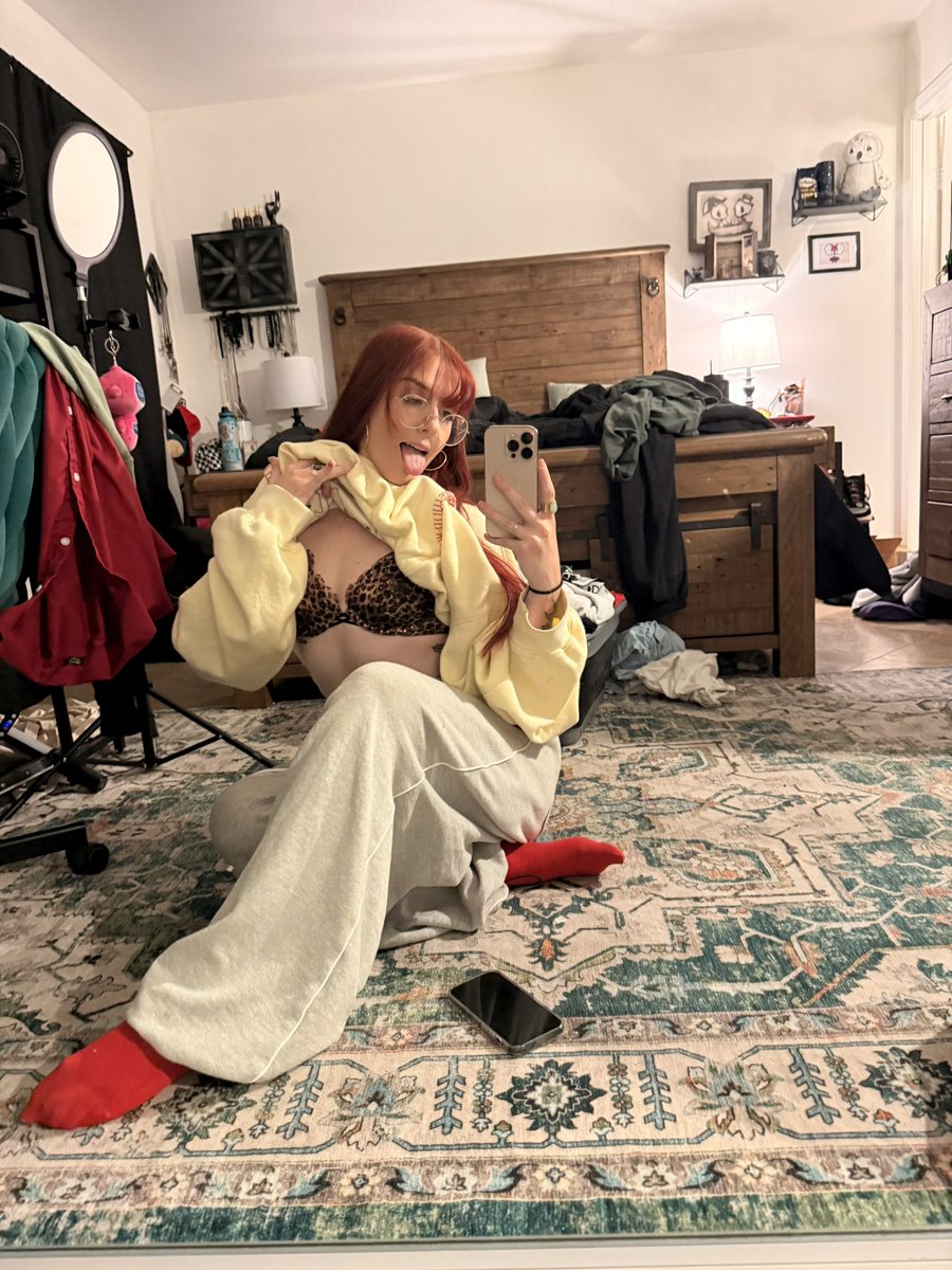 cali valentine (xbiz miami 5/11-14) tweet media