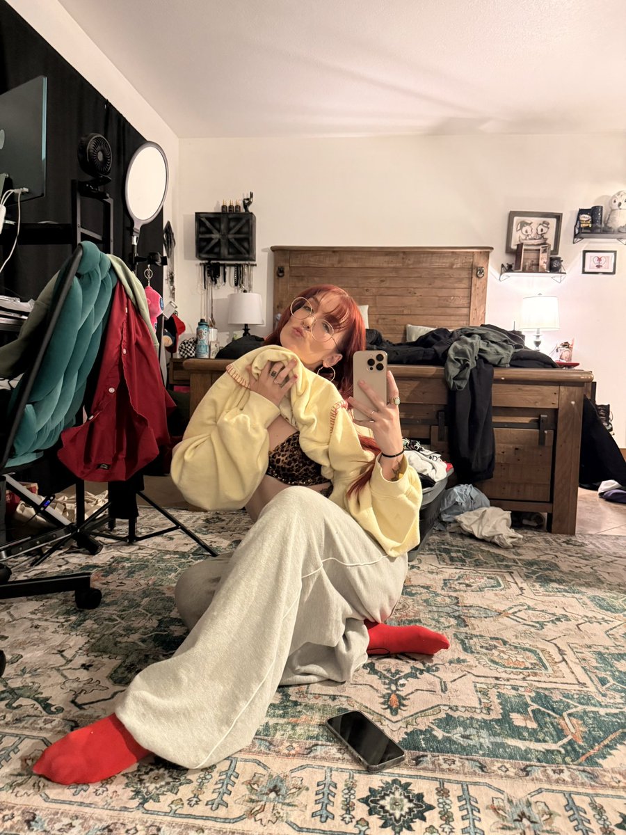 cali valentine (xbiz miami 5/11-14) tweet media