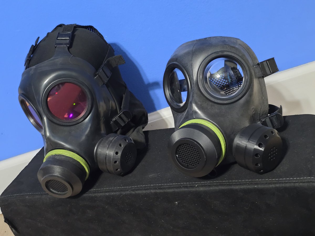 Resident Evil 9 / Biohazard 9 Requiem - HUNK FM12 Cosplay Comparison (Mirrored Red Lense vs Original Clear Lens)