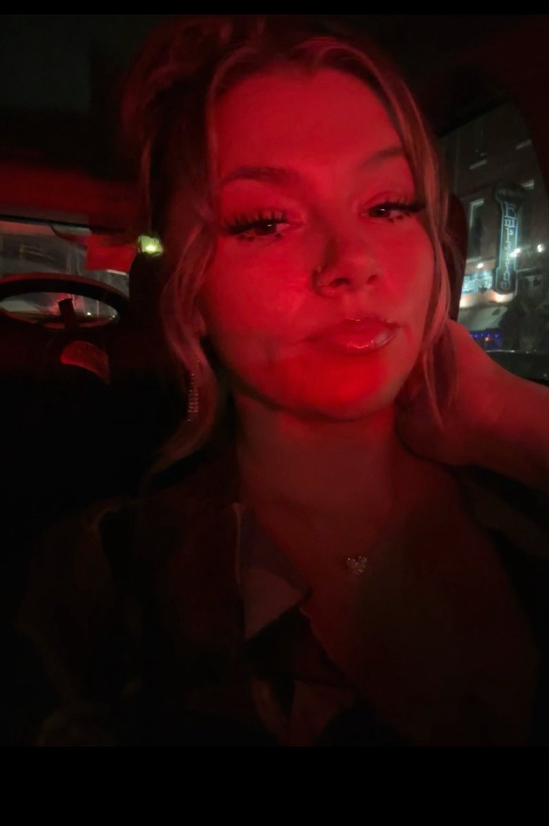 Brieanne 💋 tweet media