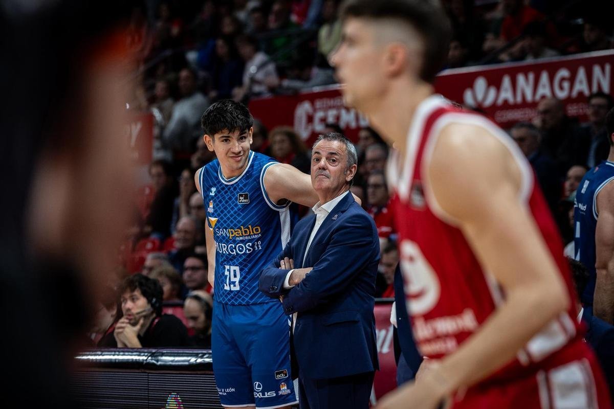 CORTINA DIRECTA 🇺🇾🏀 tweet media