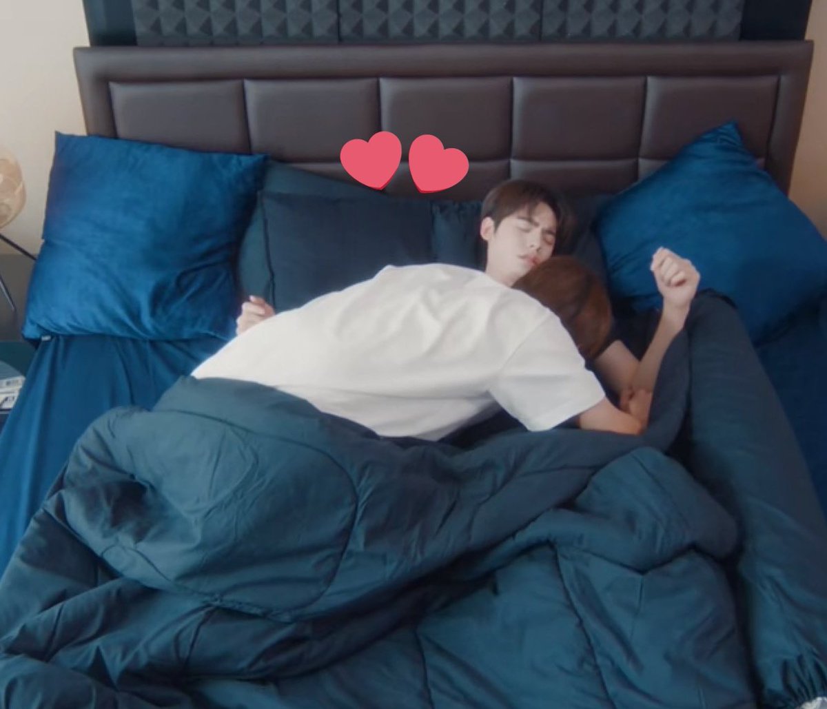 우즈 ft. LEoWOnJmyni😼 tweet media