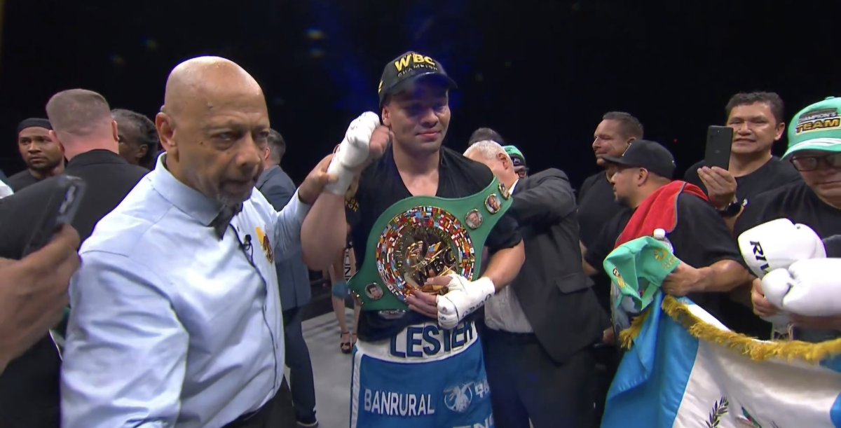 FELICIDADES A LESTER MARTÍNEZ POR SER NUEVO CAMPEÓN MUNDIAL 

Ahora vendrán muchos aprovechados queriendo lucir sombrero ajeno...ojo
No tardarán en sacar su videos aquellos que les conté hablando muladas
El que entendió,entendió