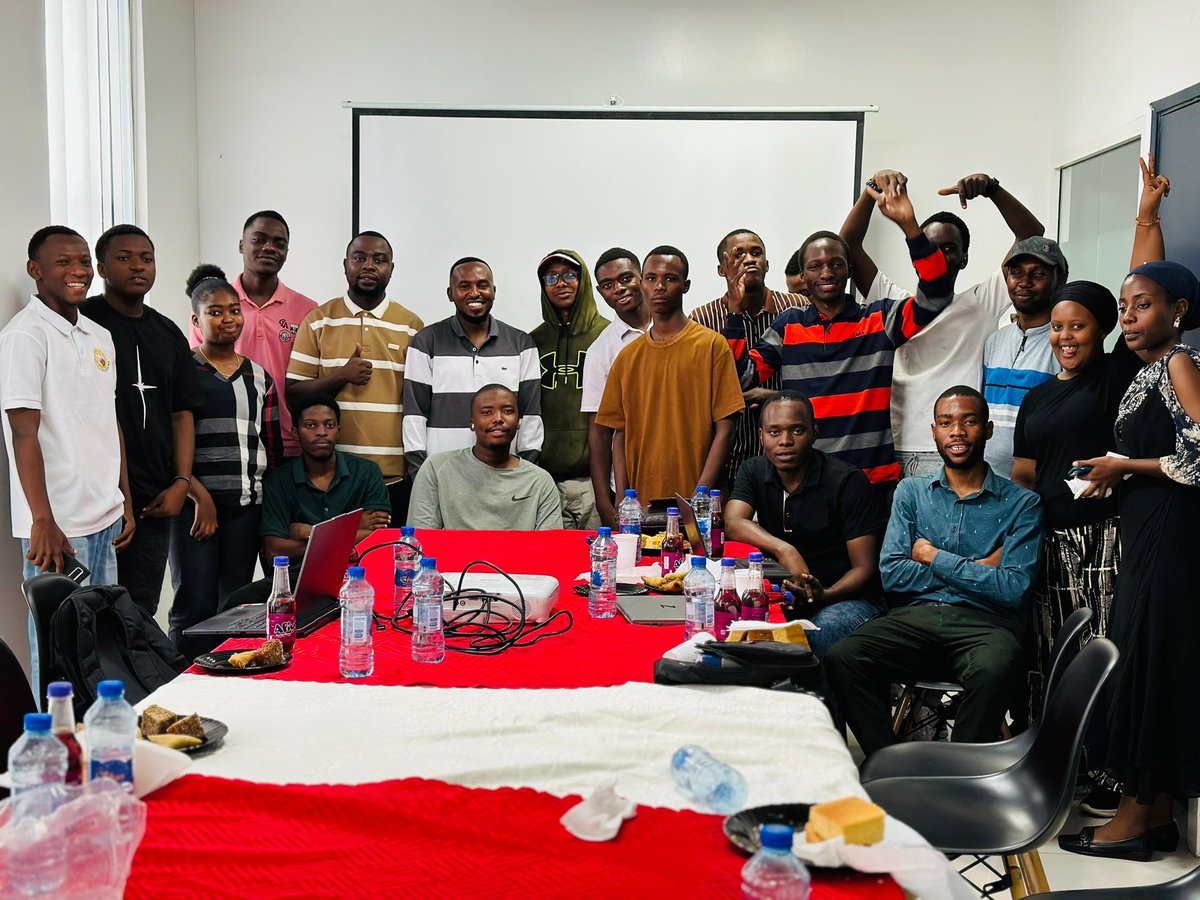 BitcoinSafariTZ's tweet photo. Technology is the future 
#Bitcoin #hackathon #HerDAO #Tanzania #Decentralized #Finance #LightningNetwork #Sovereignty #Ai #web3 https://t.co/Nw74ufsybd