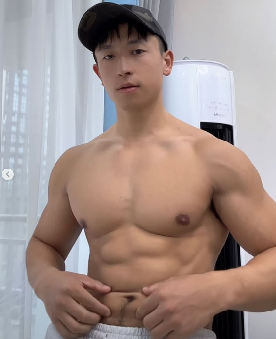 blakegymboy tweet media