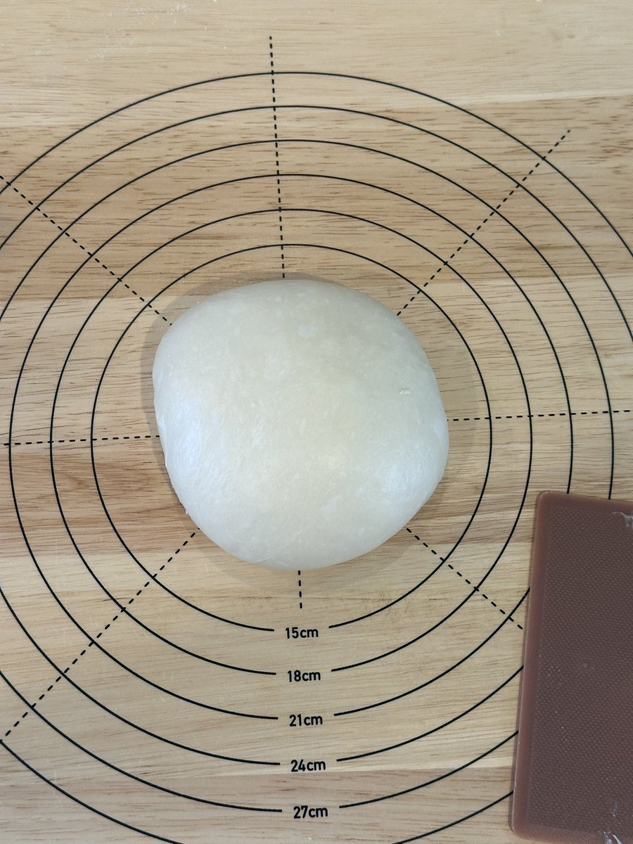 パンをこねるねこのて🐱🥖 tweet media