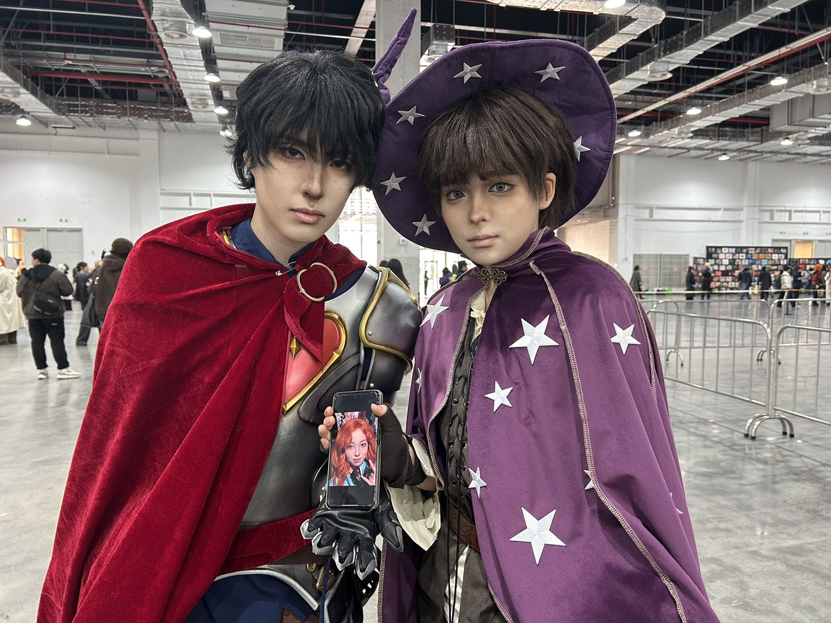 灰色食盆 tweet media