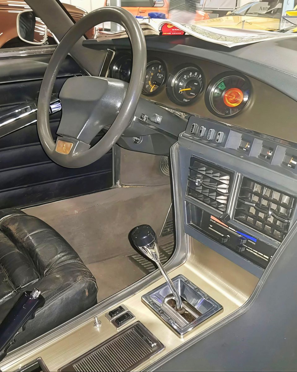 Nicolas ne pouvait plus payer, il est donc parti tweet media