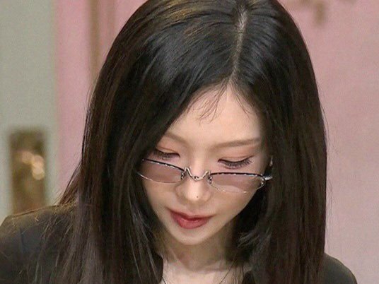 KTYui309's tweet photo. อะไรแบบนี้ 🖤🤍✨️ https://t.co/AsnxniLfJn