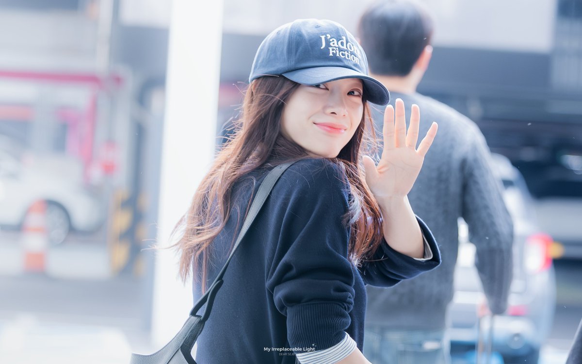 My Irreplaceable Light ✨ tweet media