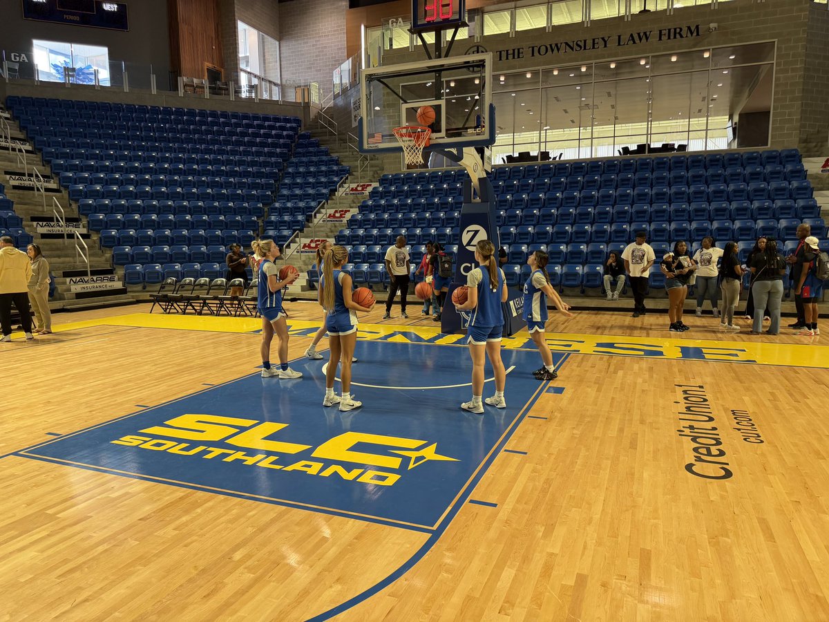 SWICWBB's tweet image. @SWICWBB invades Lake Charles, La and the @NJCAABasketball D1 WBB National Tournament!! 💙💨🏀💯🔥 #OneGameataTime #ToughnessandTogether