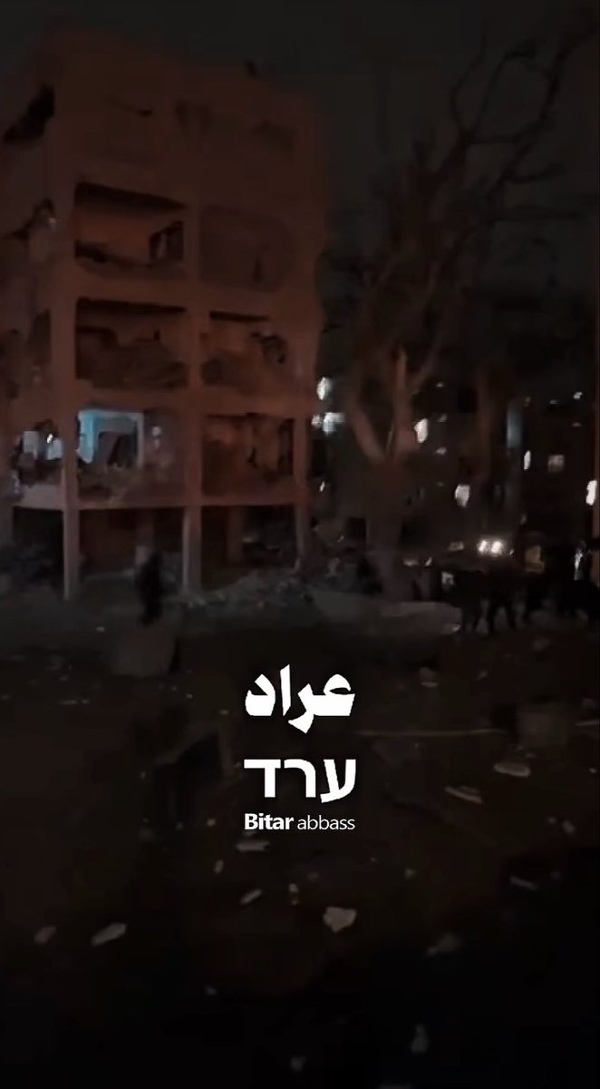 yousefaldomouky's tweet photo. ليست المواجع والمحارق حكرًا على أهل غزة ولبنان وما طالته النوائب من بلدان الشام والعرب والإسلام، بل هذي مفاخر دويلتهم المزعومة، مدن الأبراج والمراكز من عراد إلى ديمونة، تدخل نار الدنيا معبرًا إلى نار الآخرة، ويحترق سكانها الغاصبون، وتنادي "نجمة داوود" بأصوات خنانيص بعبرية مذعورة: "حد عايش؟".