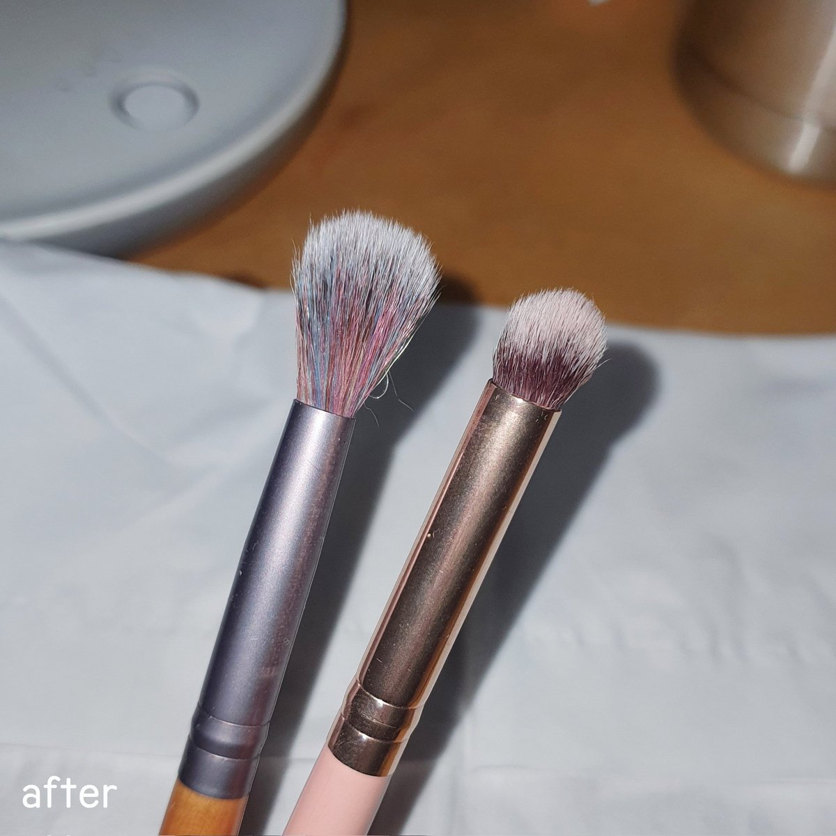 โคตรสะดวก โคตรดี แผ่นเช็ดทำความสะอาดแปรงแต่งหน้าของ RAN ใช้ง่าย เช็ดสะอาด เช็ดเสร็จใช้ต่อได้ทันที ซองนึงมี 5 แผ่น 49.-