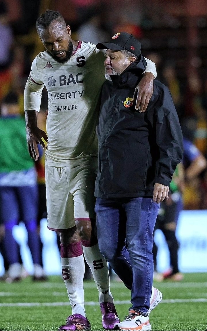 Charlie Morado 💜🤍 (Marianisimo) 💜🤍💜🤍💜🤍 tweet media