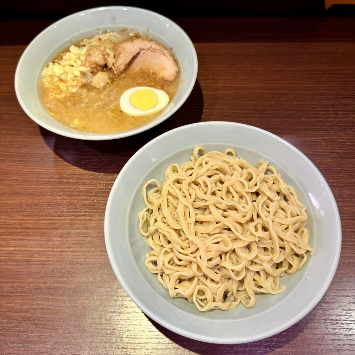 220nisiwaseda's tweet photo. 3/23(月)から
つけ麺開始します。

画像1番目　『つけ麺』
画像2番目　『チゲつけ麺』
画像3番目　『味噌󠄀つけ麺』
画像4番目　『旨辛つけ麺』

#間違い探し
#つけ麺4兄弟
#誰推し https://t.co/xDHZPZfC3t