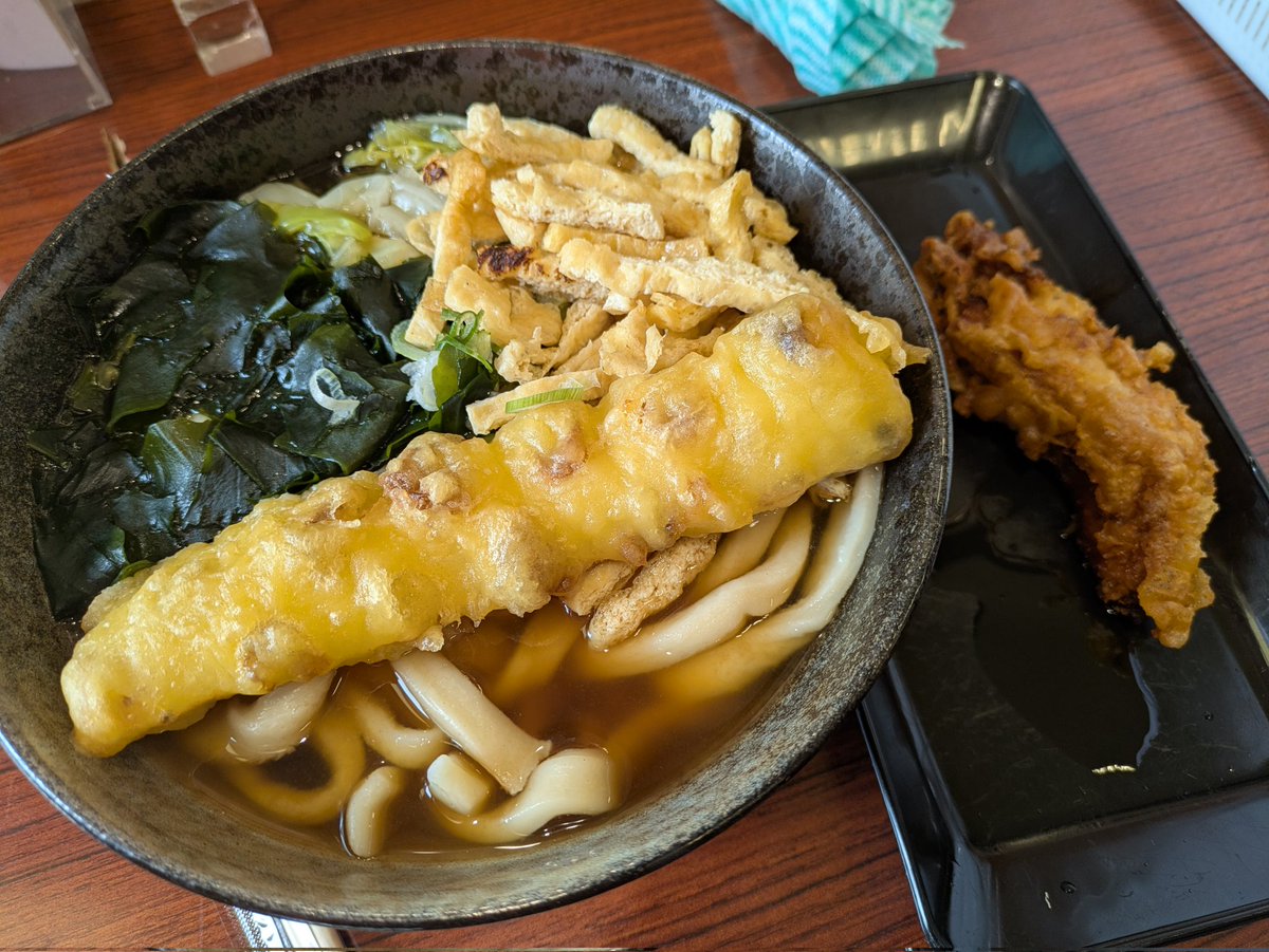 hosndaman0621's tweet photo. 今年度(2025年度)最後のひばりが丘高校うどん部でランチ🍜

麺打ちから全て高校生が作る吉田のうどん！

来月からは新年度、新年度に入ってからのうどん部の活躍も楽しみ😊

来月からうどん部のメニューも値上がりとのこと。

値上がりの波が吉田のうどん店にも波及しそう😅
#ひばりが丘高校
#うどん部 https://t.co/9Rq1sEkU1C