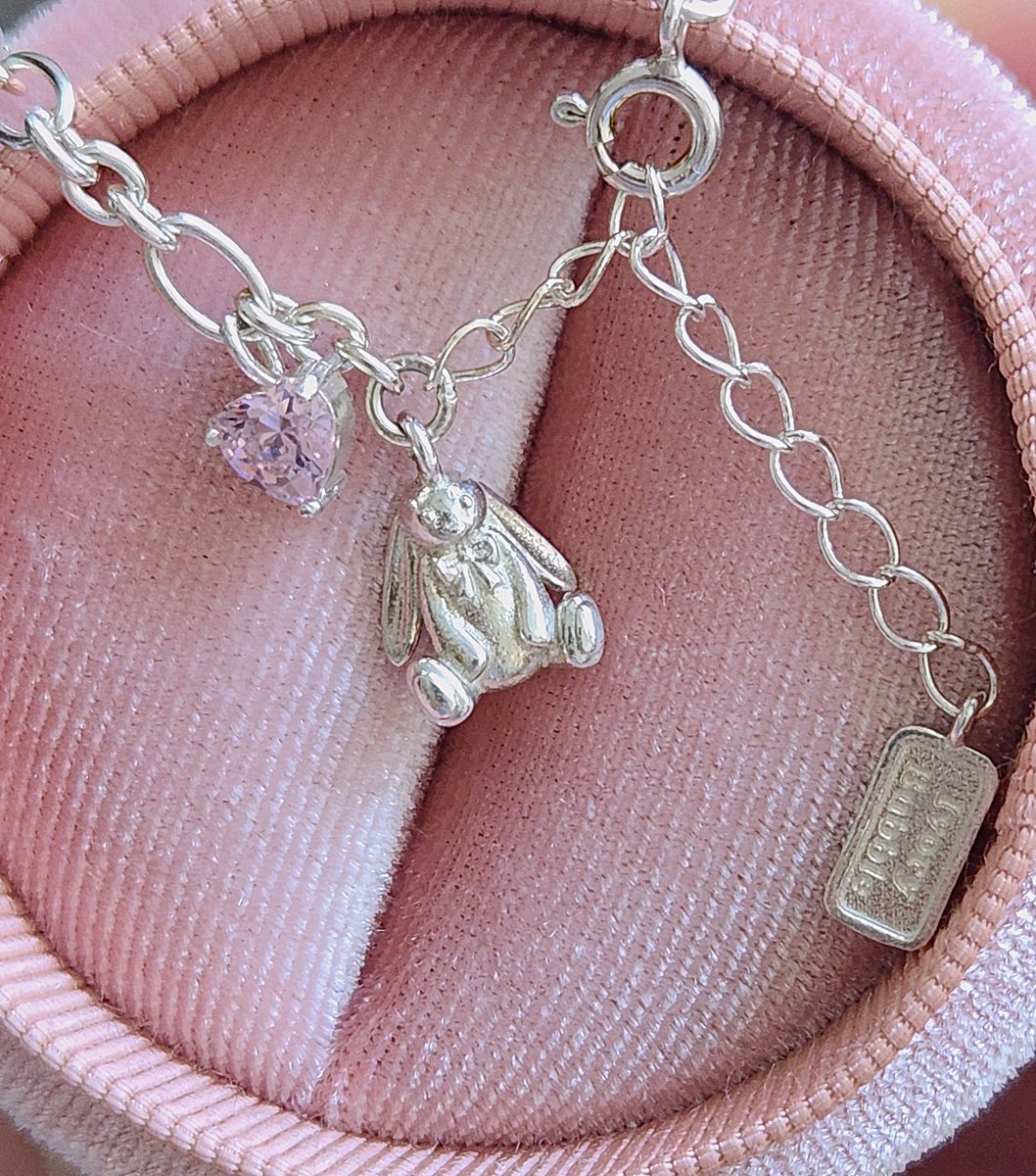 𝐈𝐯𝐨𝐫𝐲𝐛𝐮𝐛𝐛𝐥𝐞 tweet media