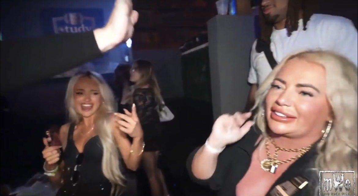 LiveStreamClips tweet media