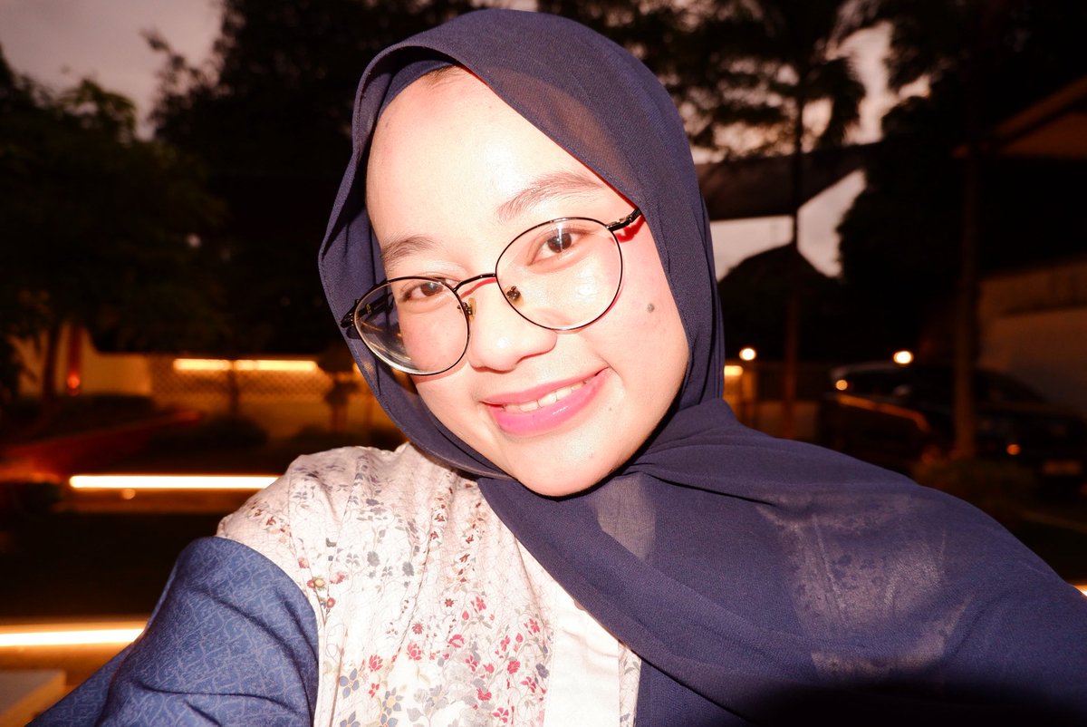 175mrk's tweet photo. happy eid fitr 🤍💐 https://t.co/eMBaU19GFS