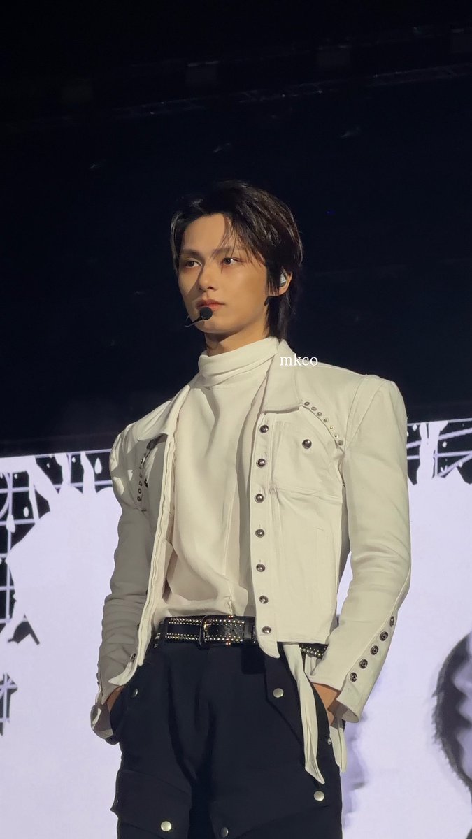 m1ngcute's tweet photo. INSANE VISUAL 😭😭😭😭😭😭

#JUN #SEVENTEEN 
#SEVENTEEN_NEW_IN_BULACAN https://t.co/bjIJdWmuYC