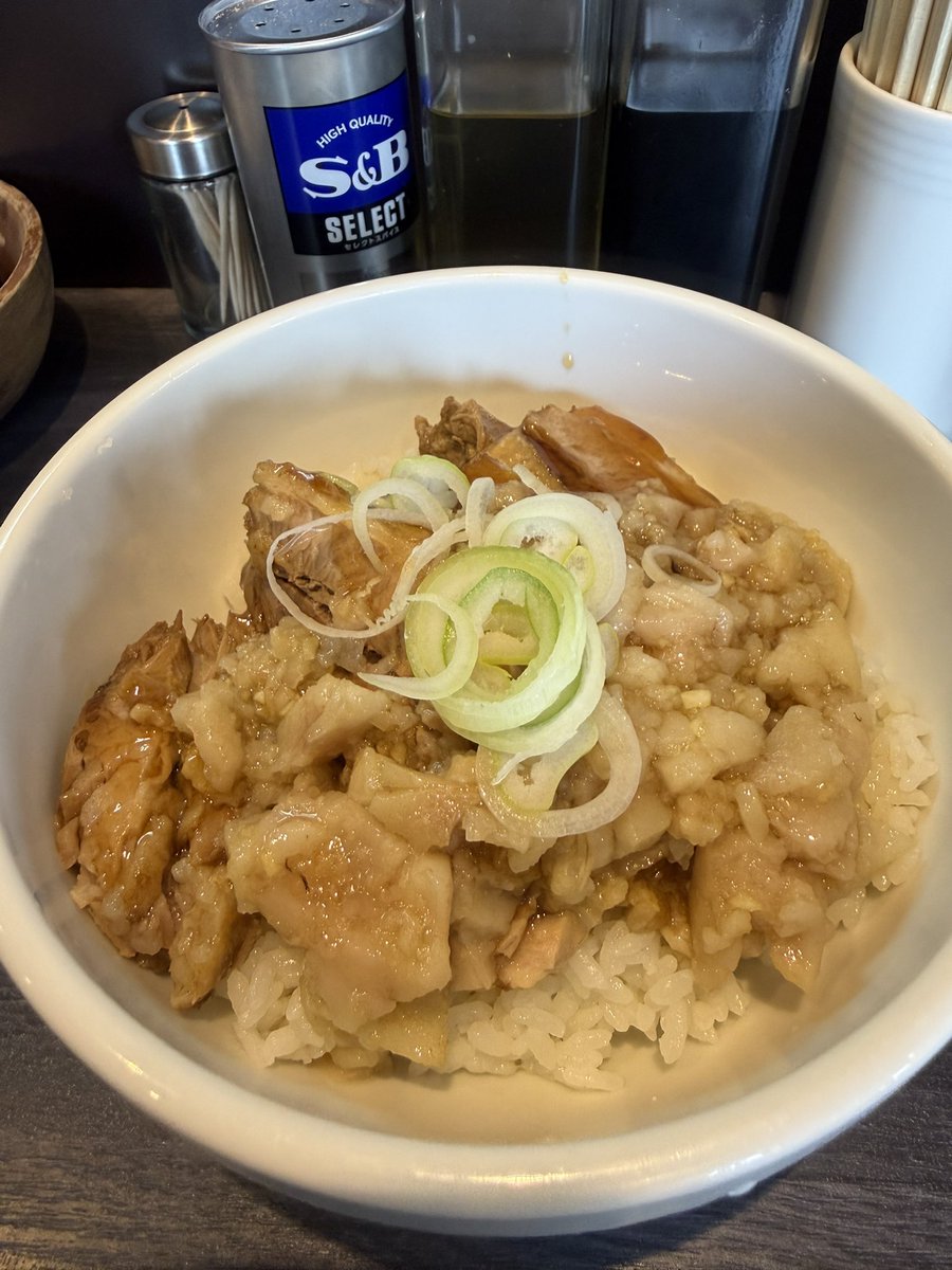 マカパイン・ホジオ tweet media