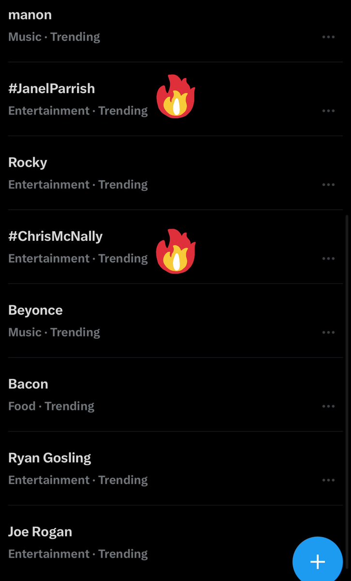SwiftlyGilded's tweet image. trending per usual 🔥 @hallmarkchannel @MichelleVicary #TwoForTee #ChrisMcNally #JanelParrish
