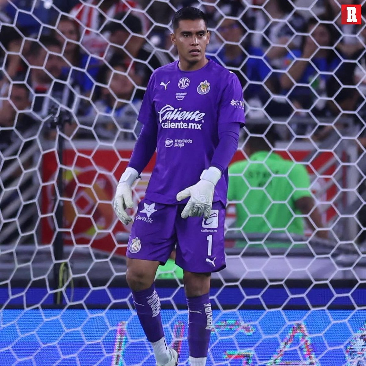 record_mexico's tweet photo. EL MOMENTO DE LA NOCHE 🥹🔝

Así fue como Militó animó al Tala para que atajara el penal, lo llenó de coraje y fuerza y el meta de Chivas hizo el resto, ¿qué pasó?, atajó el penal y le dio la victoria a Chivas. 

¡S E N S A C I O N A L! https://t.co/8gFJ0uw0iK