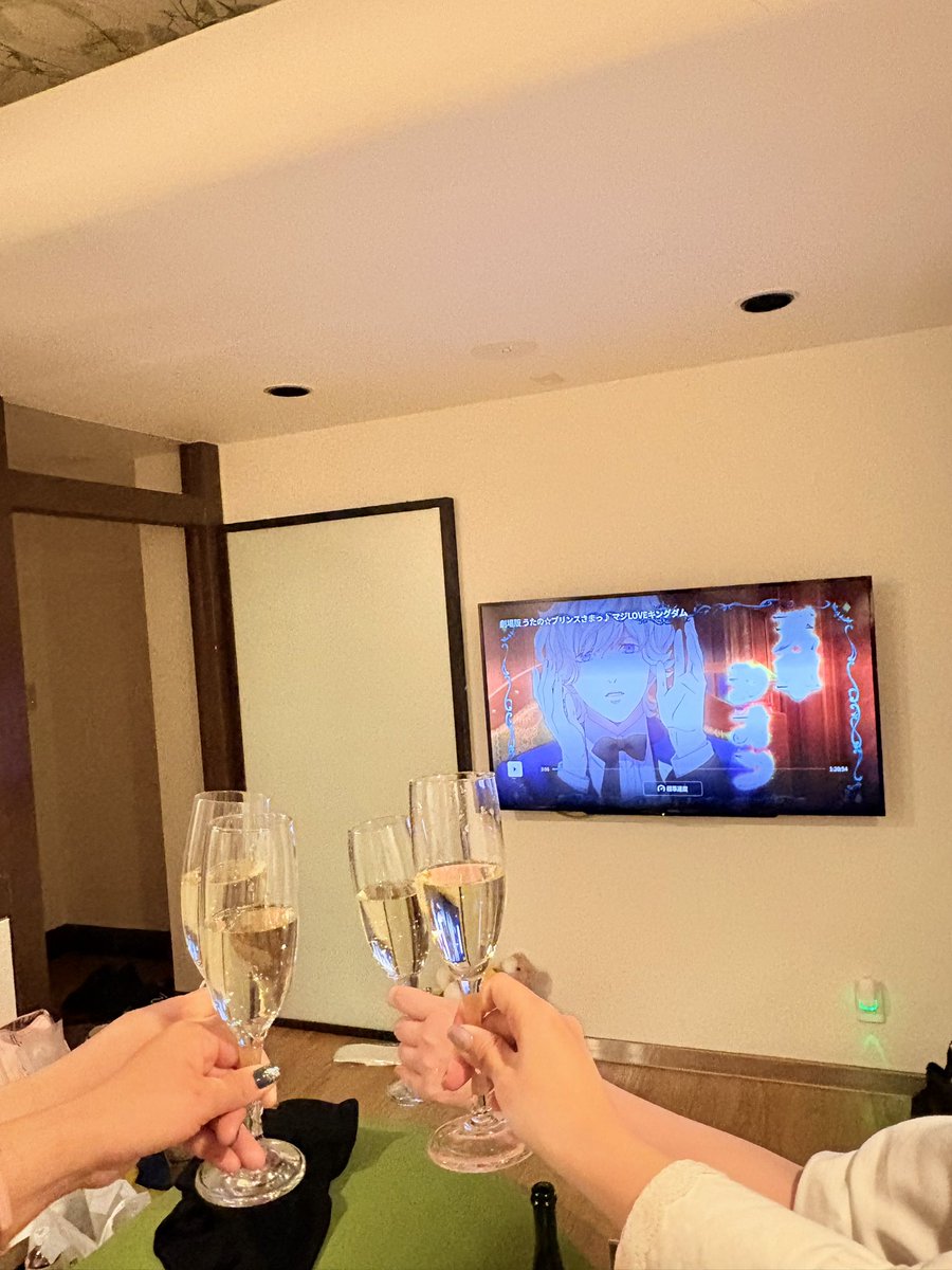 mtb_114's tweet photo. ASSHC行って、おふさんむぎさんももさんと女子会してきた🥂💚✨充実してた〜〜ありがとうございました🌷🎶 https://t.co/BDUwdmwUu2