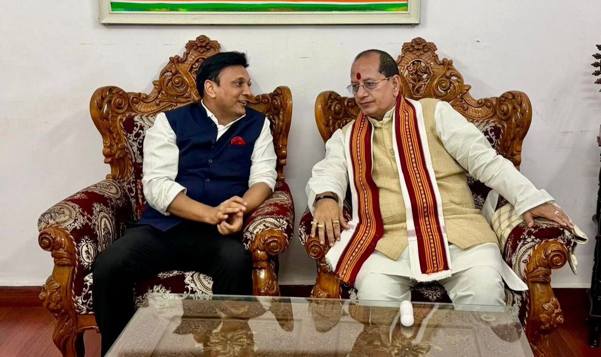 prprofessional7's tweet photo. Our Founder &amp; Managing Director, Dr. Sarvesh Tiwari, along with Mr. Sunil Pandey and Mr. Rajiv Sharma from PRP's Patna team, recently met the Hon’ble Deputy Chief Minister of Bihar,@VijayKrSinhaBih, for a meaningful and engaging interaction.

@BiharRevenue @SarveshSays https://t.co/n7dWJnB2MH