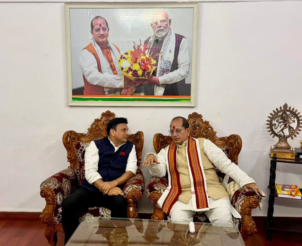 prprofessional7's tweet photo. Our Founder &amp; Managing Director, Dr. Sarvesh Tiwari, along with Mr. Sunil Pandey and Mr. Rajiv Sharma from PRP's Patna team, recently met the Hon’ble Deputy Chief Minister of Bihar,@VijayKrSinhaBih, for a meaningful and engaging interaction.

@BiharRevenue @SarveshSays https://t.co/n7dWJnB2MH