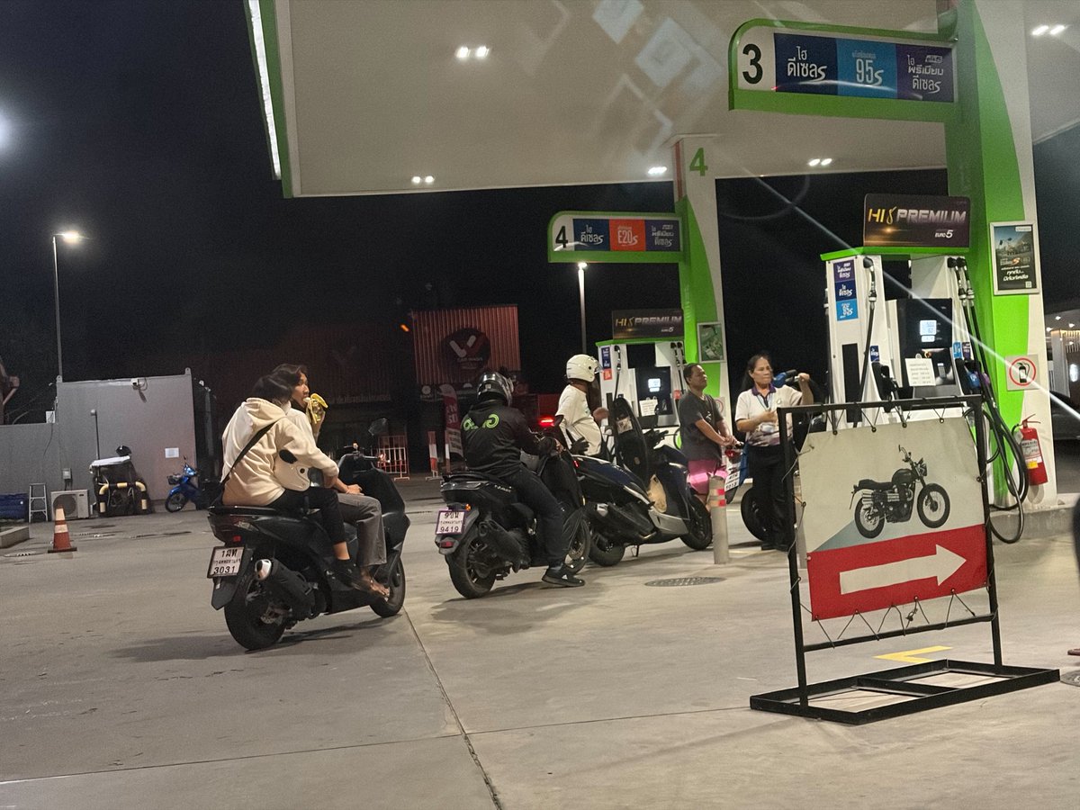 Bangkok Lad tweet media