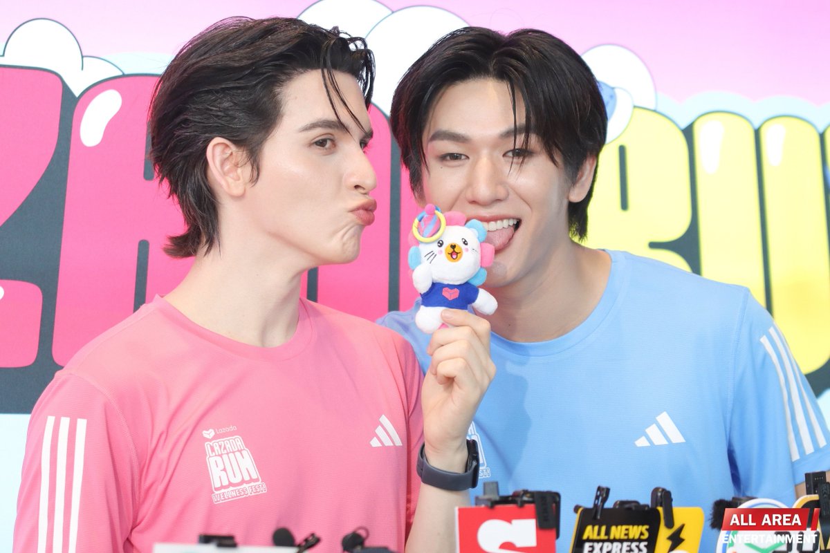 "มอส - แบงค์" ช่วงสัมภาษณ์พี่ ๆ สื่อมวลชน ในงาน "Lazada Run Wellness Fest!" 🏃🏻🩵🩷 

 Lazada Run Wellness Fest

#LZDRunWellnessFest  
#moslhong #ISBANKY #MosBank