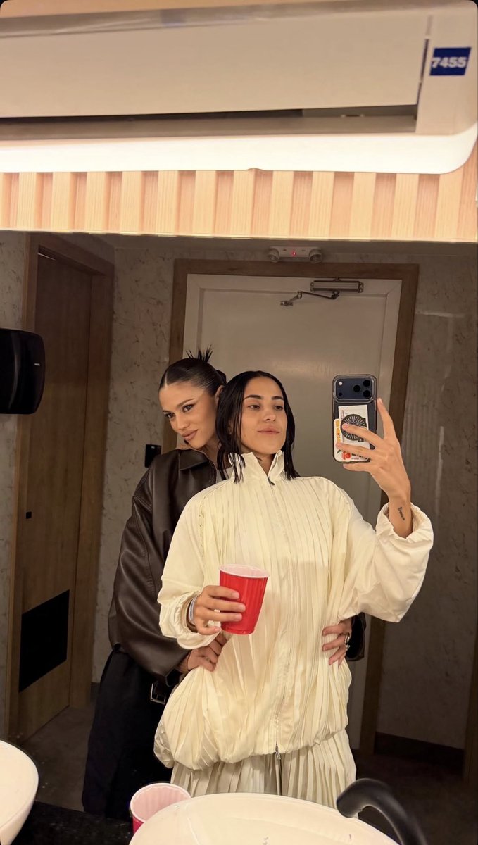 Cher🐝 tweet media