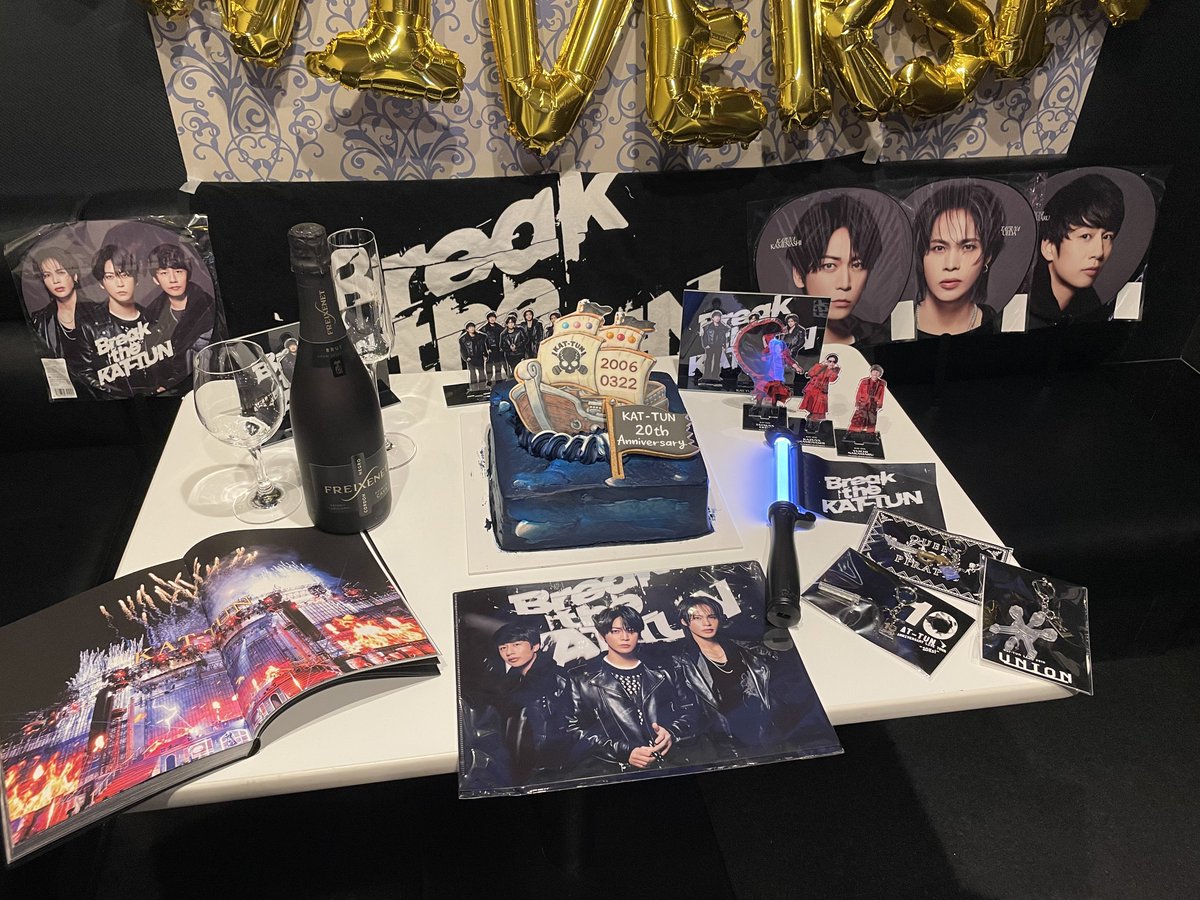 jagarico0223's tweet photo. 20周年おめでとう🩷❤️🧡💛💙💜
ずーっと愛してるよ
#KATTUN #20th #anniversary
#KATTUN20周年
#BreaktheKATTUN https://t.co/1iSF4Xop8s