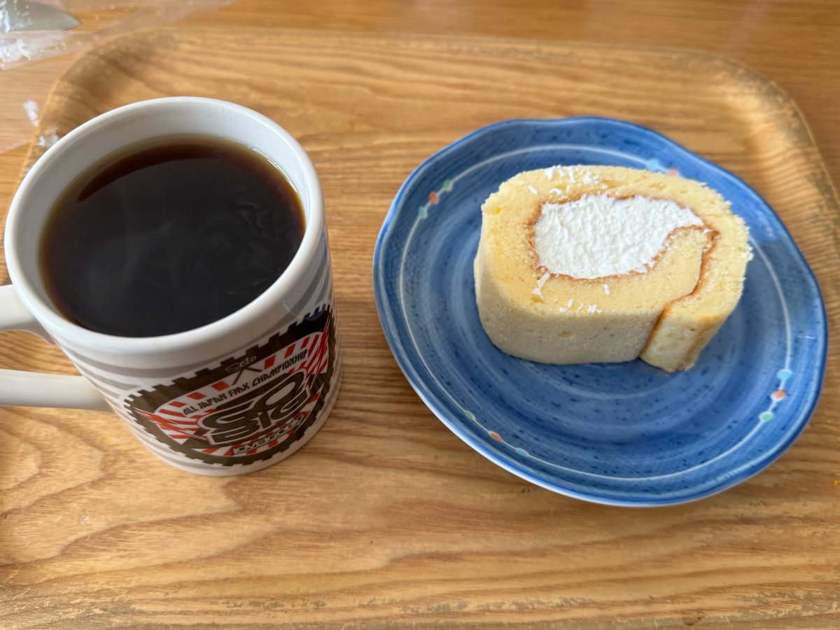 samurai_john_01's tweet photo. 今日は妻の新しい車の納車でした。そして、本宮市のハッピーロール本宮販売所で買ってきたハッピーロールで納車祝いもしました。
#ハスラー　#ハッピーロール https://t.co/hQ4MAPSefP