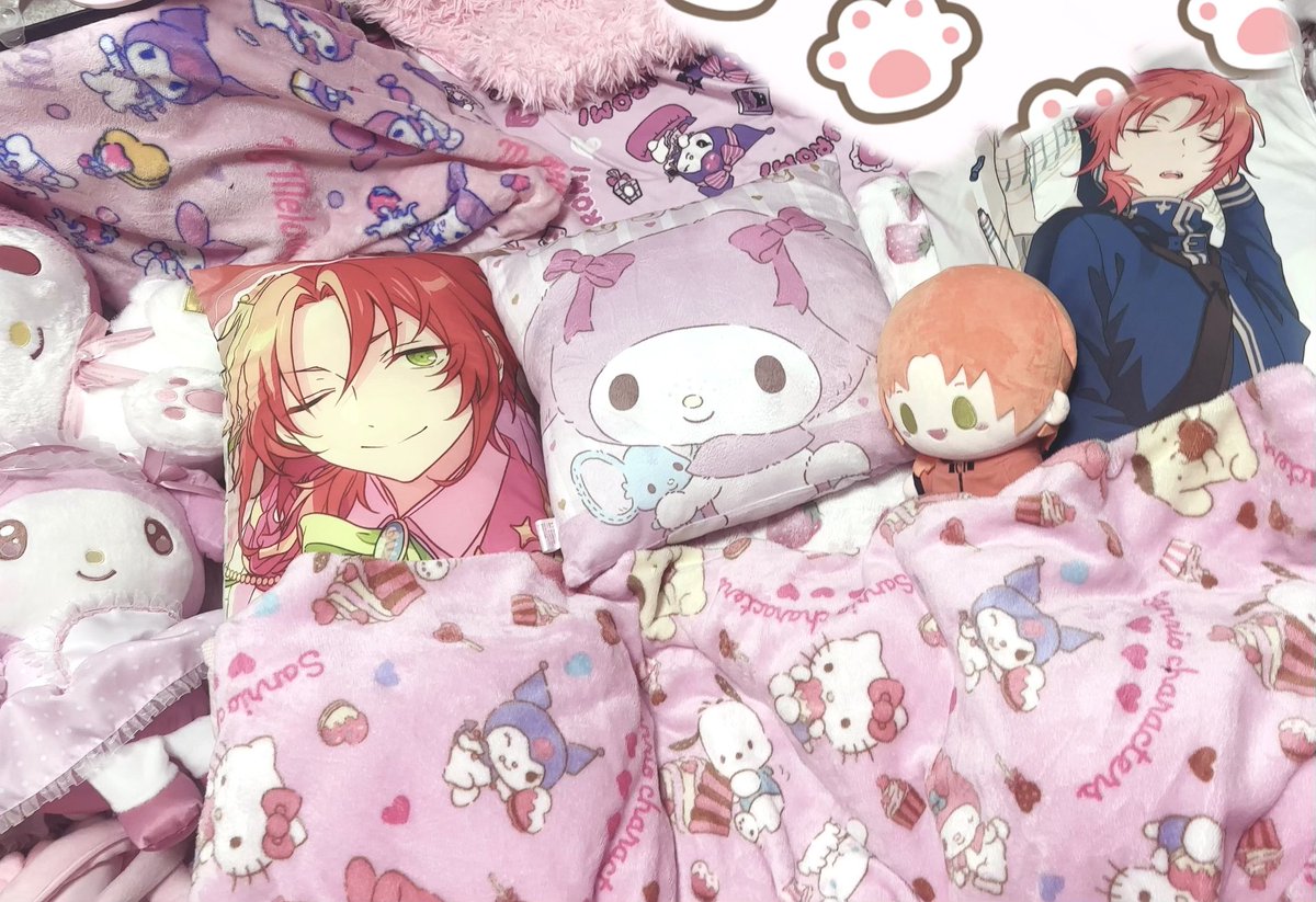 オタク寝るスペース狭すぎでやばいт  ̫ т@@@