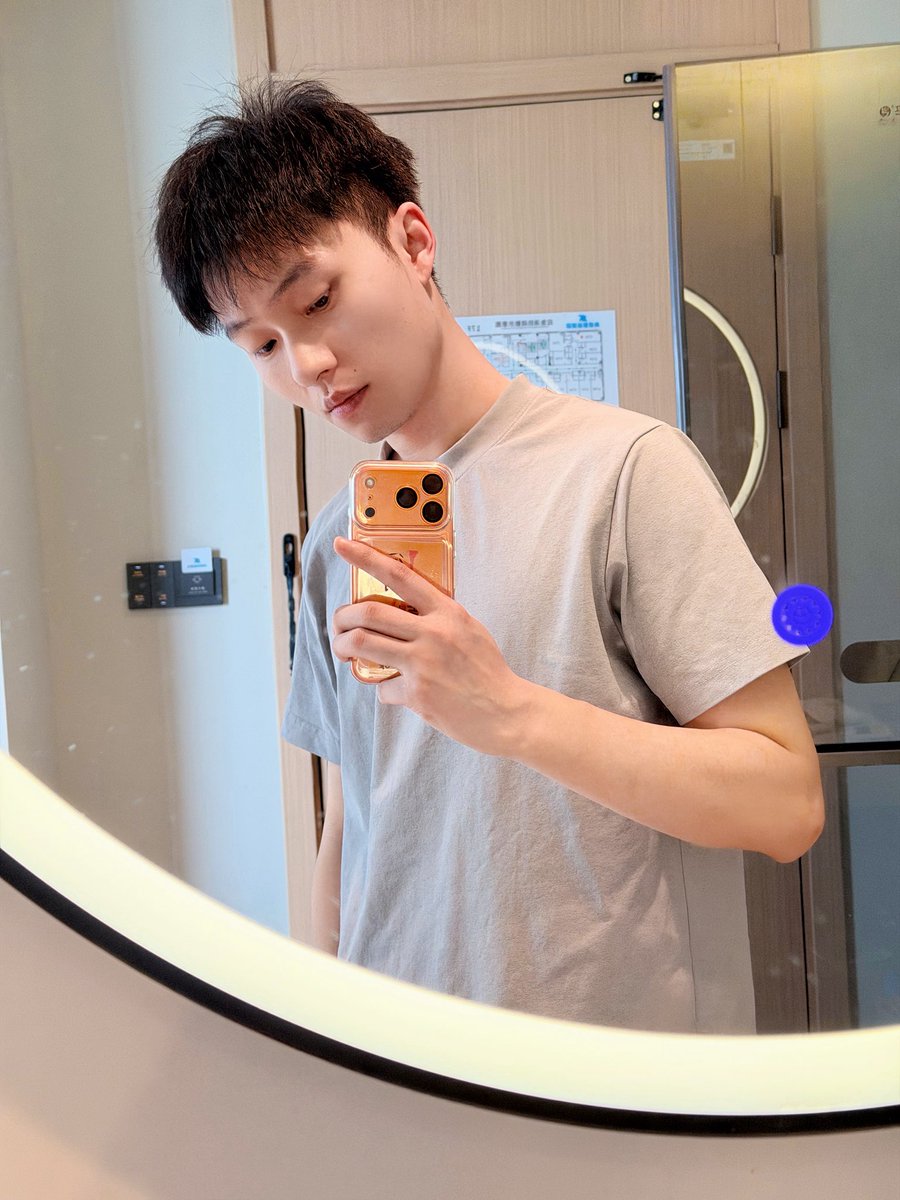 西安在逃肉夹馍 tweet media