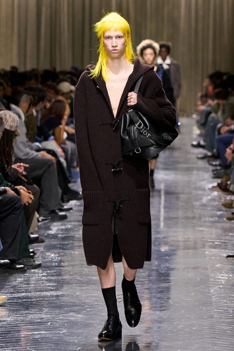 Jimin airport look Dior FW26 collection tote bag #JIMIN #DIOR