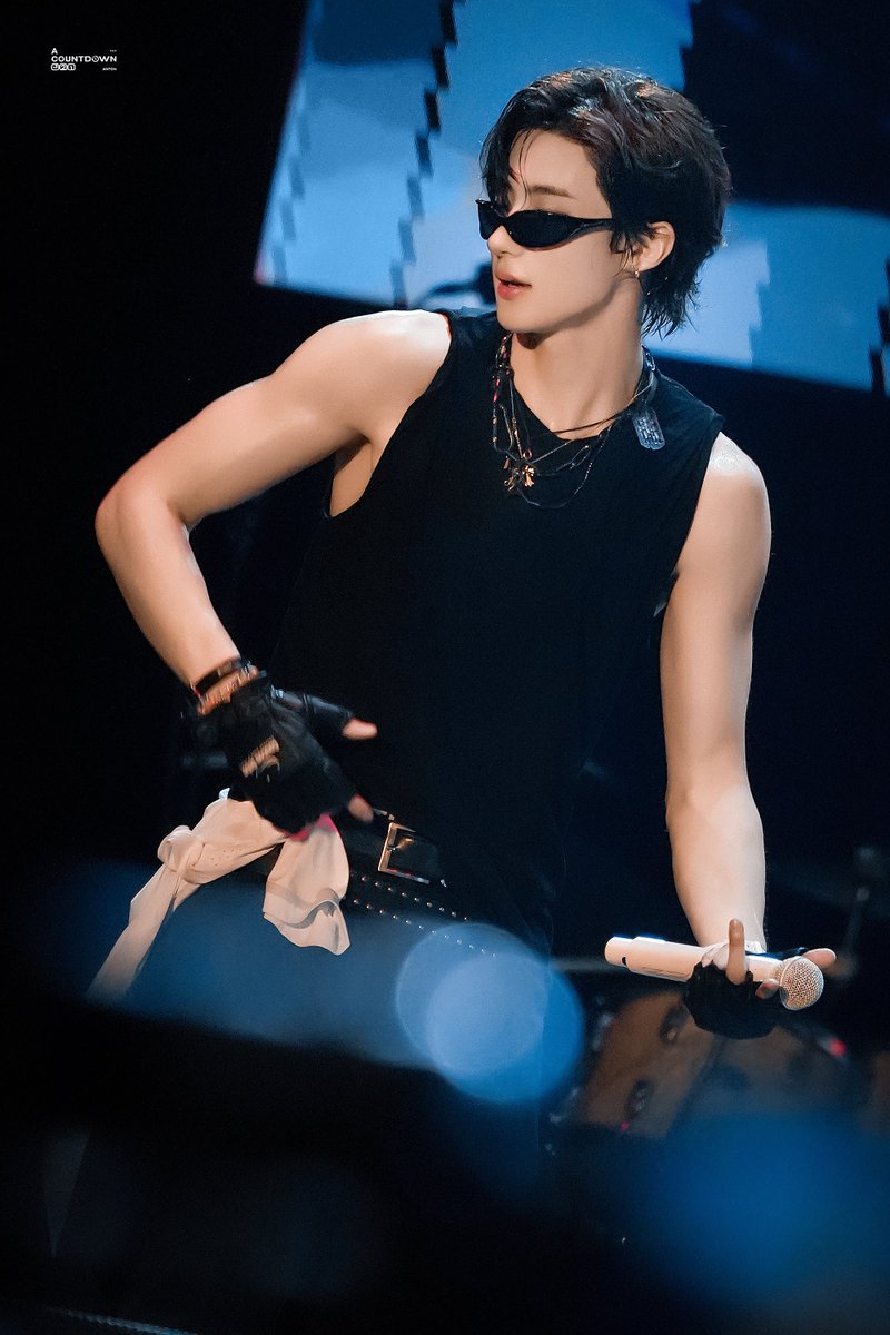 ACOUNTDOWN321 tweet media