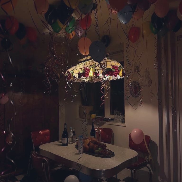 ariona is typing... tweet media